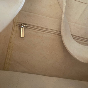THE CLASSIC TOTE